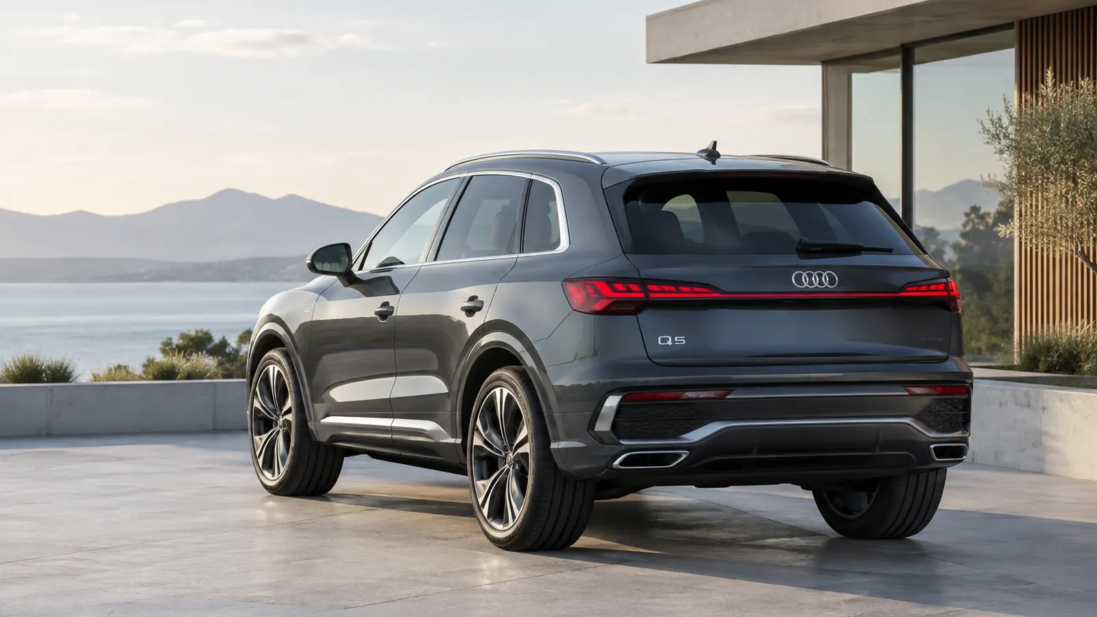 아우디 The new Q5 비교 참고 이미지